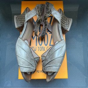 Miz Mooz Elina Leather Low Heeled Sandal Size 8